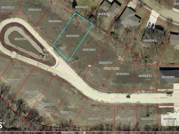 302 27th Ave S, Clear Lake, IA 50428