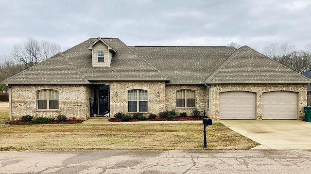 1st image of 151 Creekwood Cir