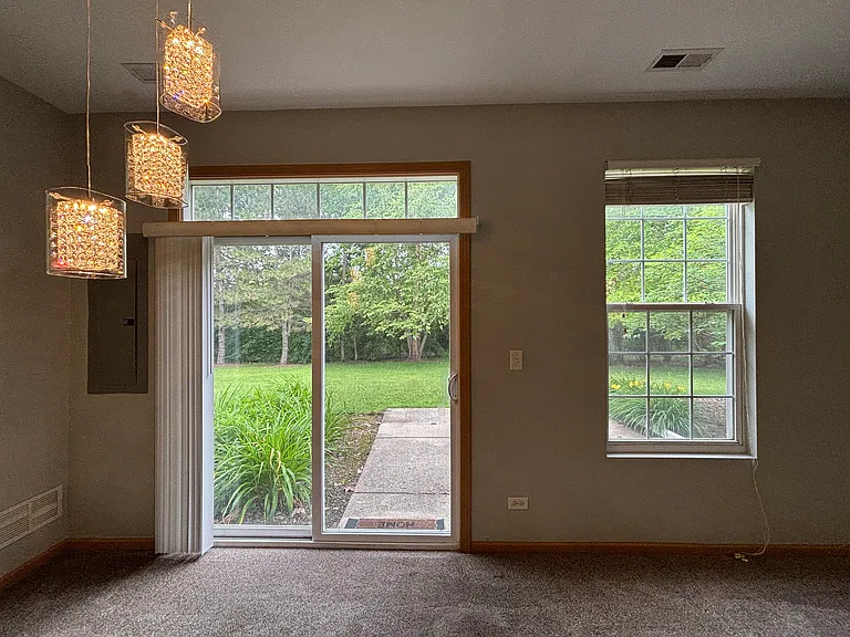 2633 Williamsburg Dr — Photo 14