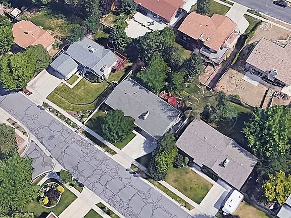 3rd image of 9719 S Candlewood Dr