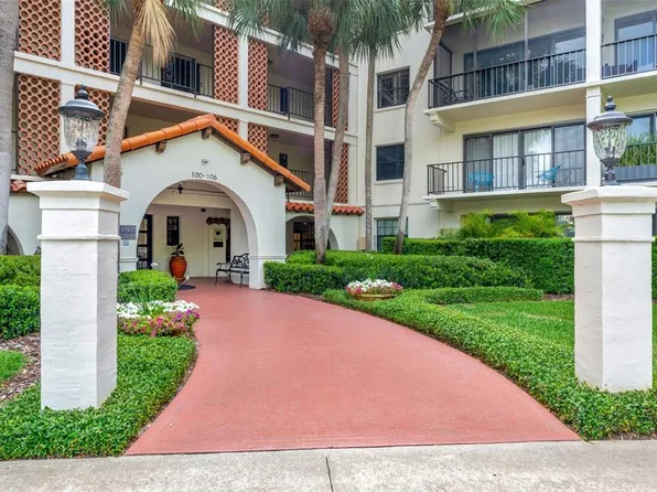 100 S Interlachen Ave #410F, Winter Park, FL 32789