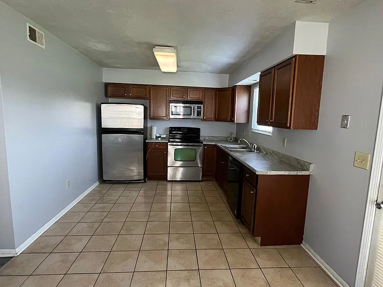 6643 Fairway Ave — Photo 8