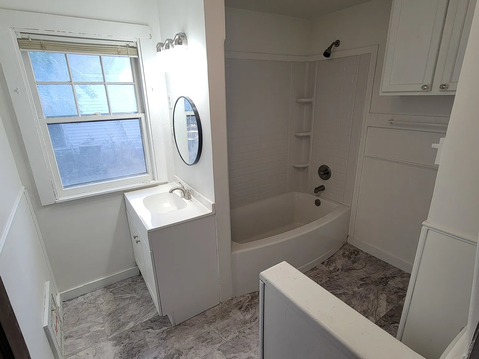 3 bed, 2330 sqft, $1,200 — Photo 4