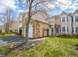 16 Hunters Way, Newtown, PA 18940
