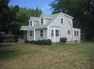 209 Rush St, Roselle, IL 60172