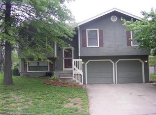 7406 SW 25th St, Topeka, KS 66614