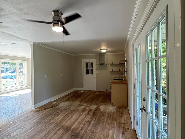 717 Glensford Dr — Photo 10