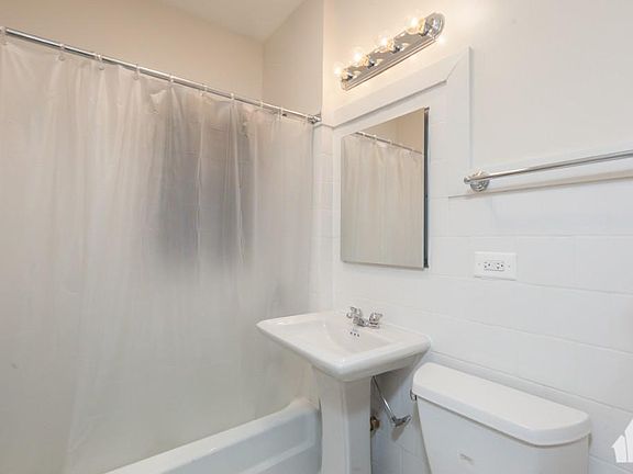5th image of 845 W Agatite Ave #49-2