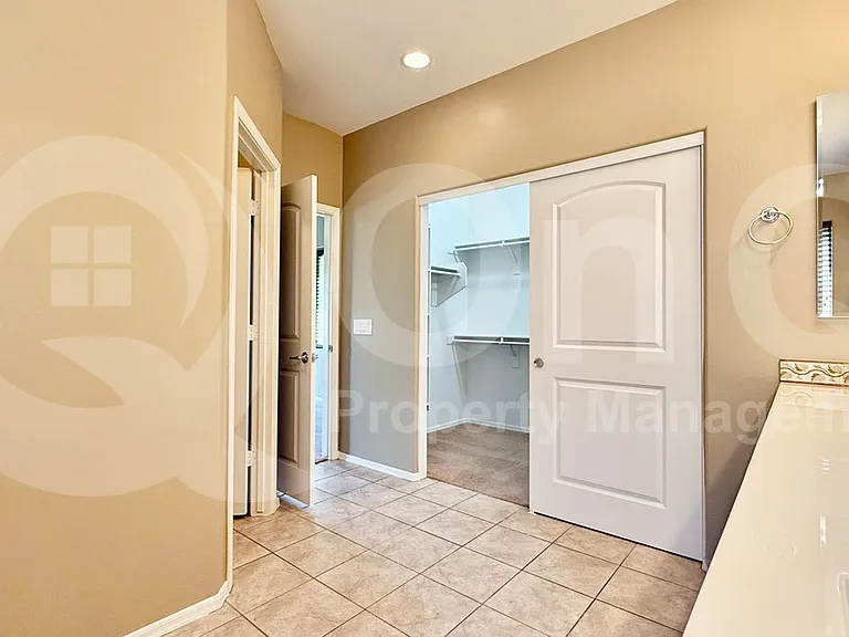 4425 E Saint John Rd — Photo 18