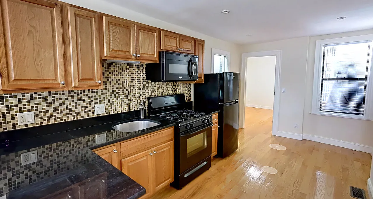 1 bed, 9999 sqft, $3,100 — Photo 3