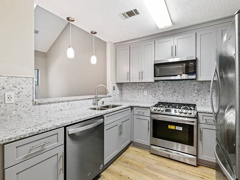 2225 Fairways Ct NW — Photo 32