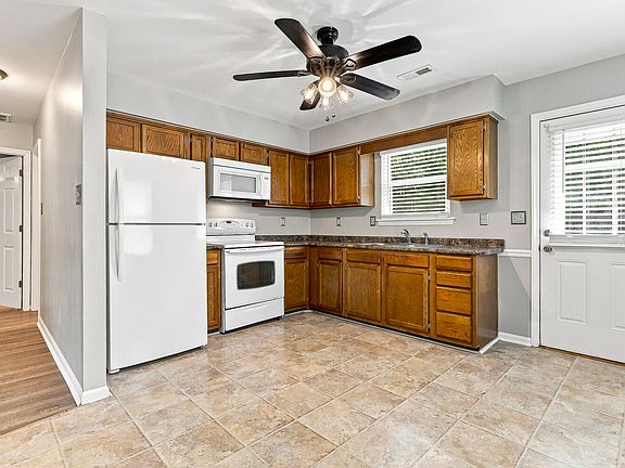 3rd image of 2606 Kingdom Way