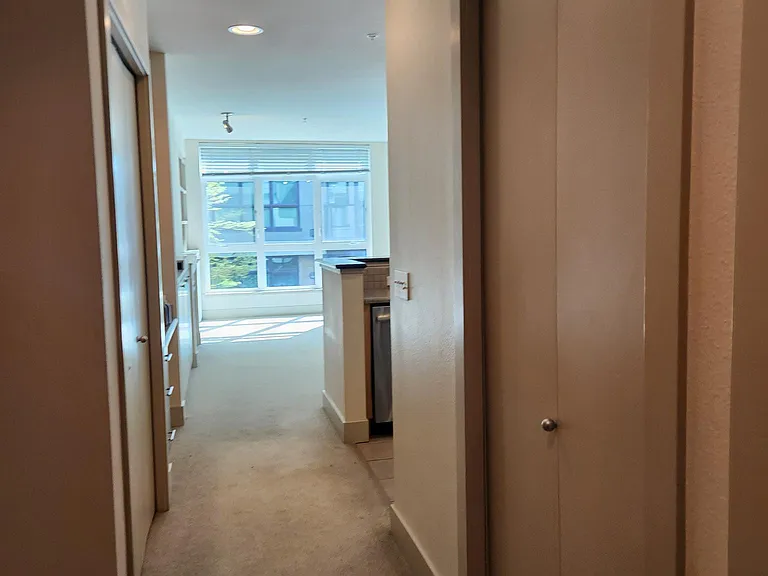 1700 N Northlake Way #205 — Photo 4