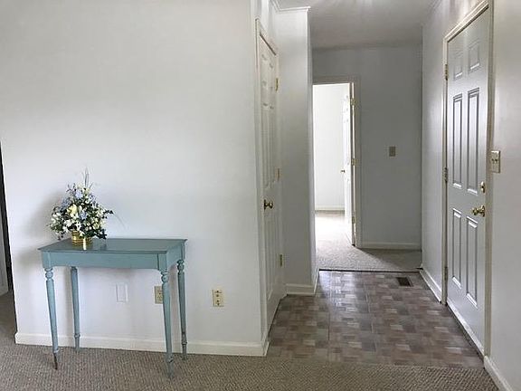 2nd image of 1046 Nutmeg Sq N