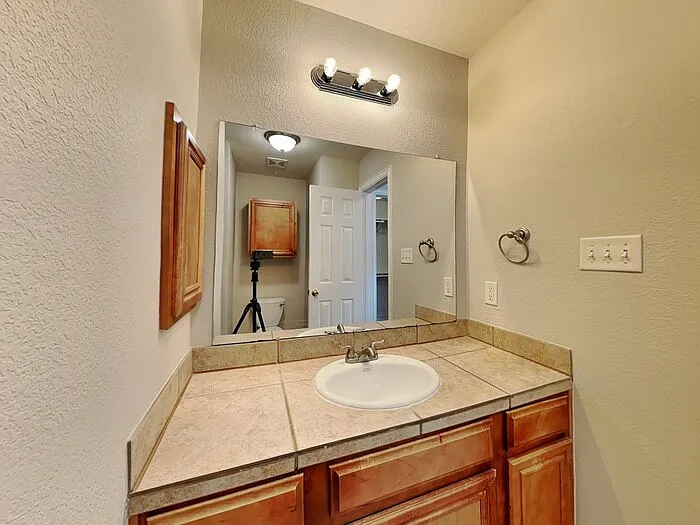 2208 Rodney Ln — Photo 10