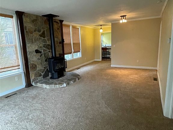 2nd image of 615 Maxwell Street