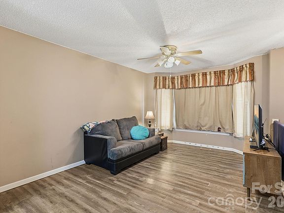 4th image of 3974 Callie Ct