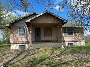 22854 482nd St, Centerville, IA 52544