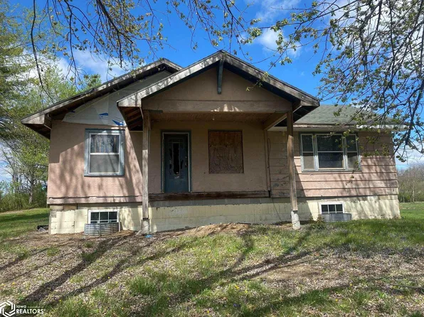 22854 482nd St, Centerville, IA 52544