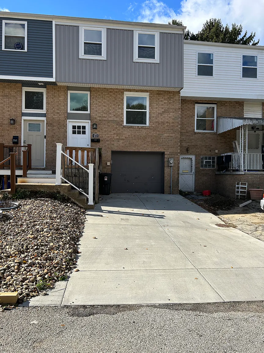472 Enright Ct photo 1