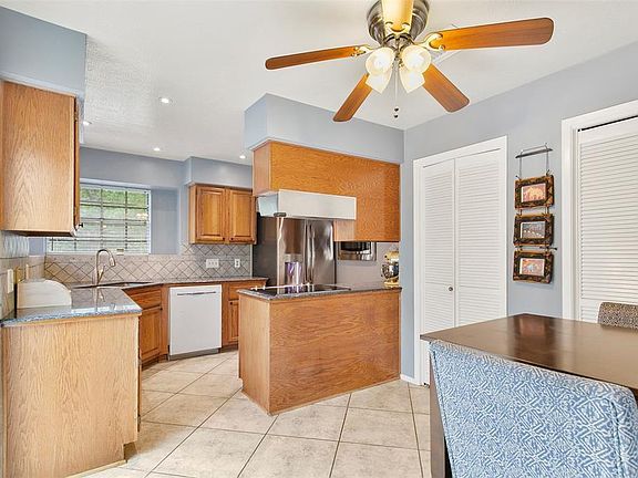 3rd image of 5318 Village Springs Dr