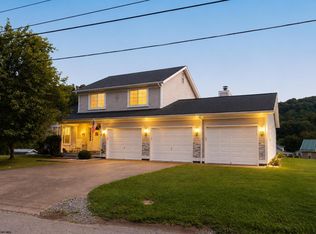 15 Homestead St, West Union, WV 26456