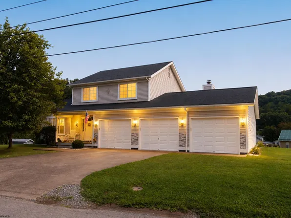 15 Homestead St, West Union, WV 26456