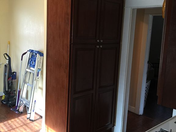 5th image of 429 Beverly Sq