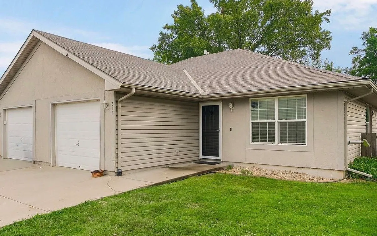 3 bed, 1250 sqft, $1,800 — Photo 2