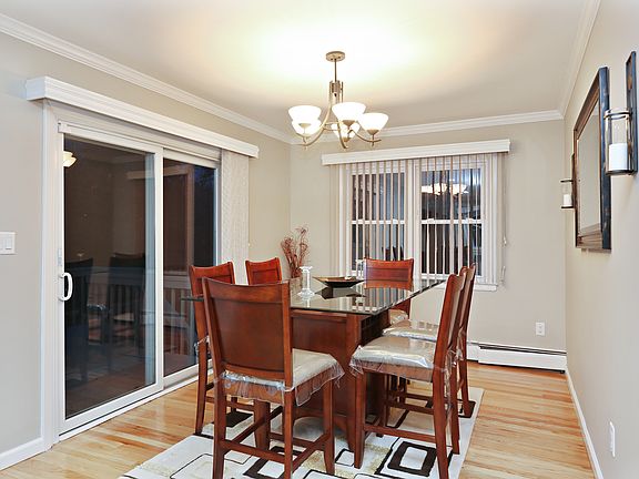 3rd image of 2766 Sunrise St