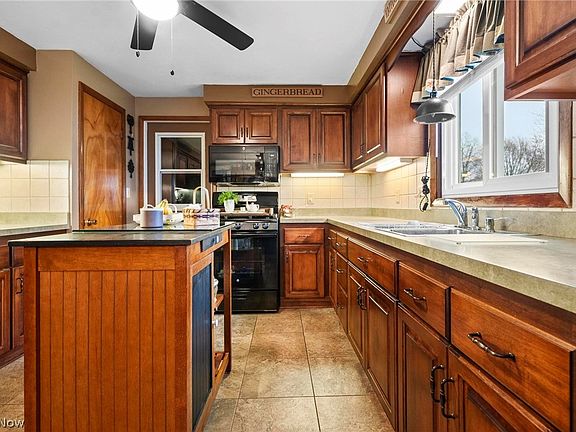 5th image of 4401 Forest Hill Dr