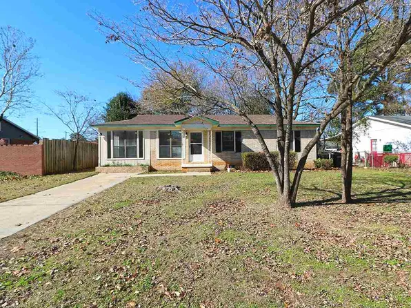 212 Meadow Dr, Warner Robins, GA 31093