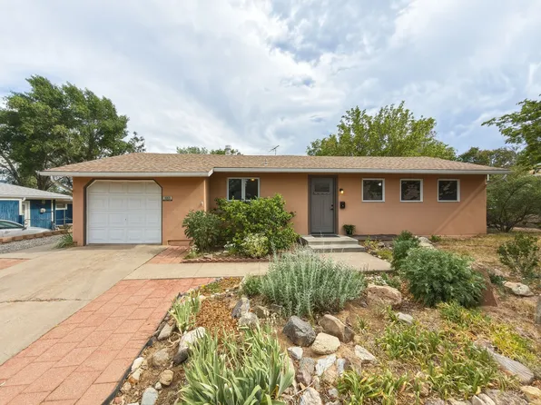 1063 Pinon Loop, Los Alamos, NM 87544