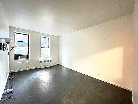 4th image of 201 E 89th St APT 2C