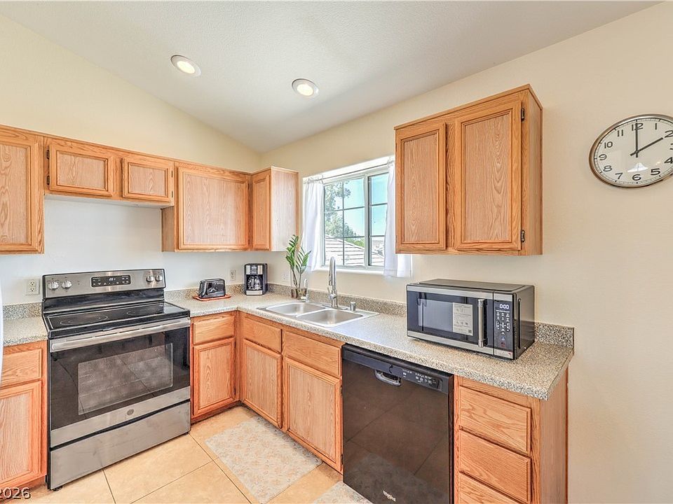 1st image of 5330 Portavilla Ct Unit 203