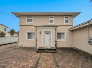 1 Murray Rd, Hicksville, NY 11801