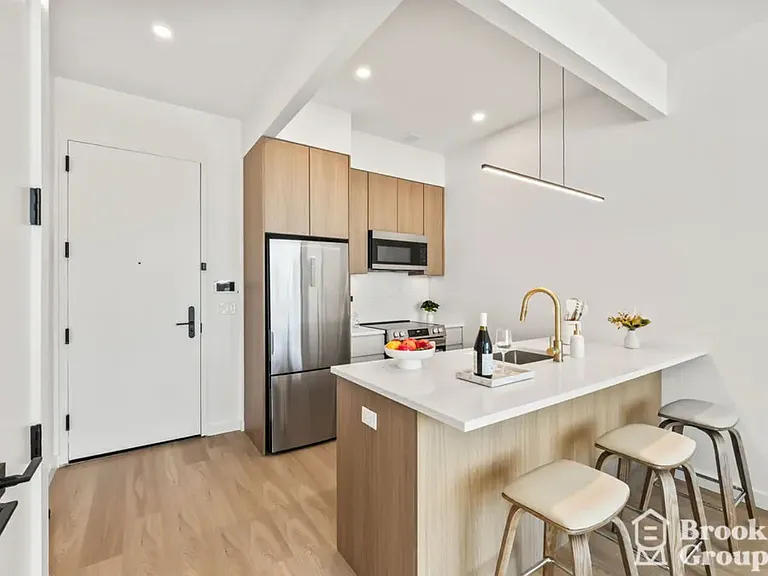 556 Baltic St #905 — Photo 6