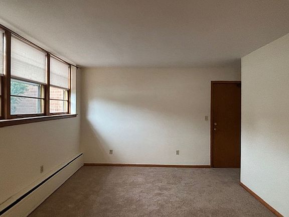 5th image of 1330 Saint Clair Ave APT 1