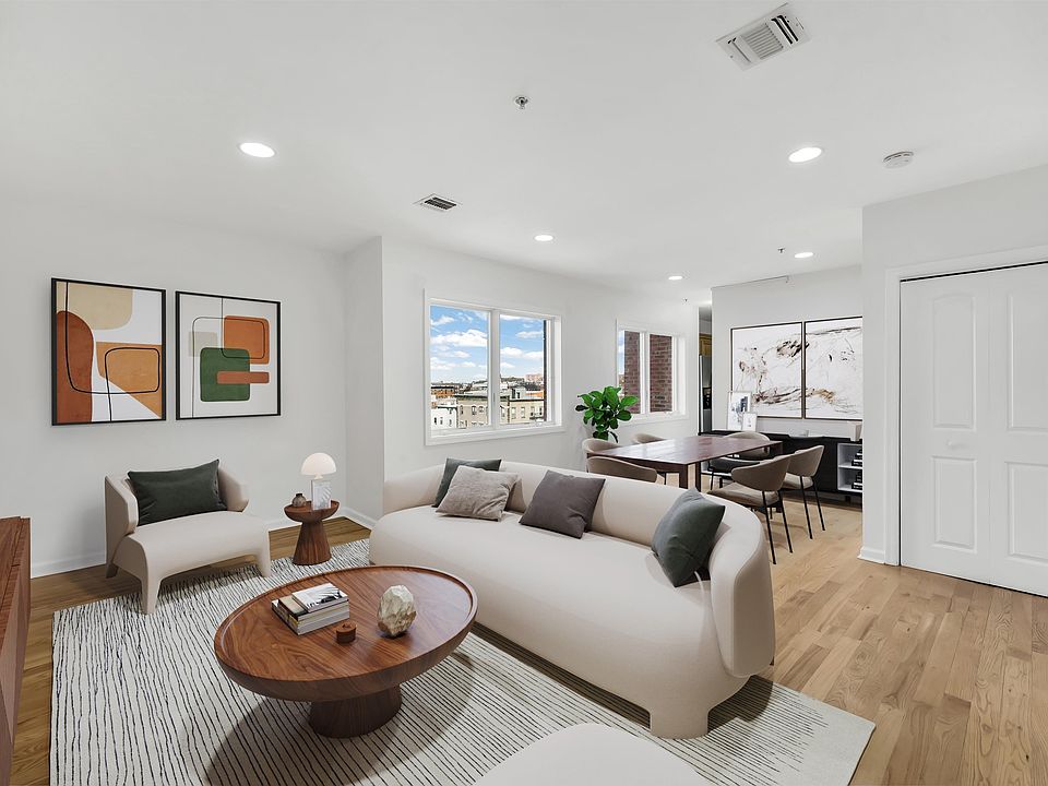1st image of 605 New York Ave APT 604