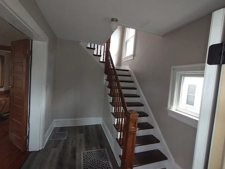 420 S Baker St — Photo 7