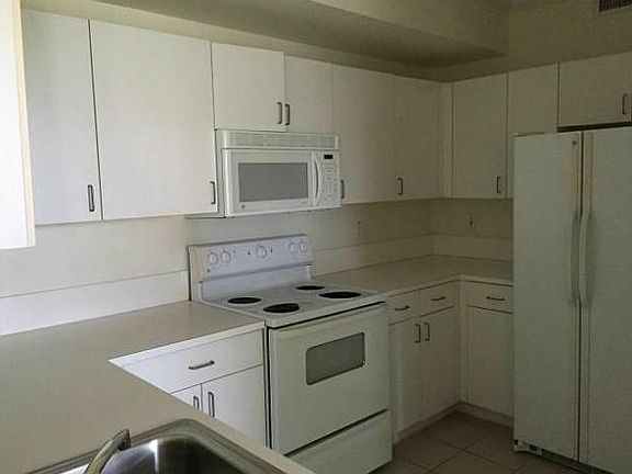 2nd image of 630 S Sapodilla Ave #515
