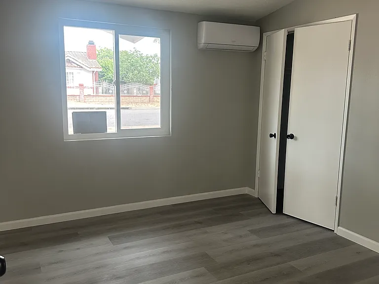5209 La Madera Ave — Photo 9