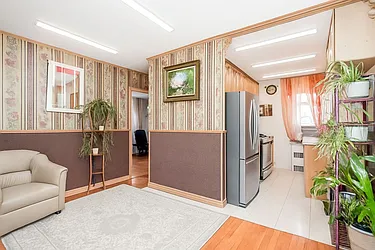 2675 East 7th Street, #4B