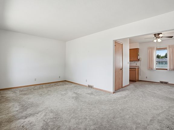 4th image of 2132 N Elsie Ave