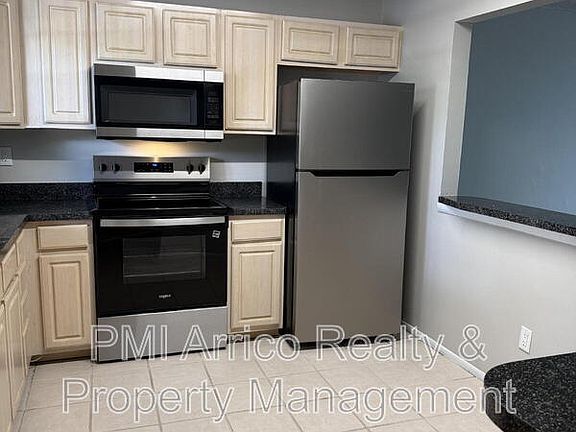 3rd image of 2812 Somerset Park Dr APT 203