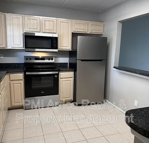 2812 Somerset Park Dr #203 — Photo 3