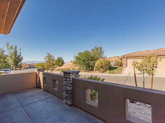 2nd image of 1046 N Catalpa Dr