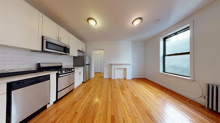 Rented by Bond New York | media 13