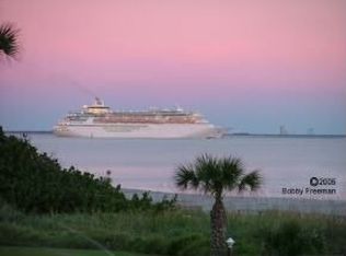 550 Garfield Ave APT 204, Cocoa Beach, FL 32931
