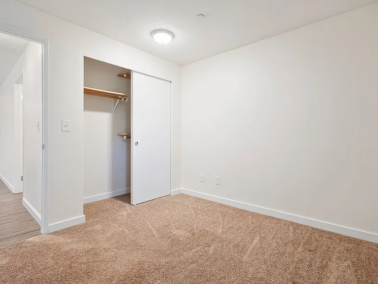Daniels Apartments — Photo 17